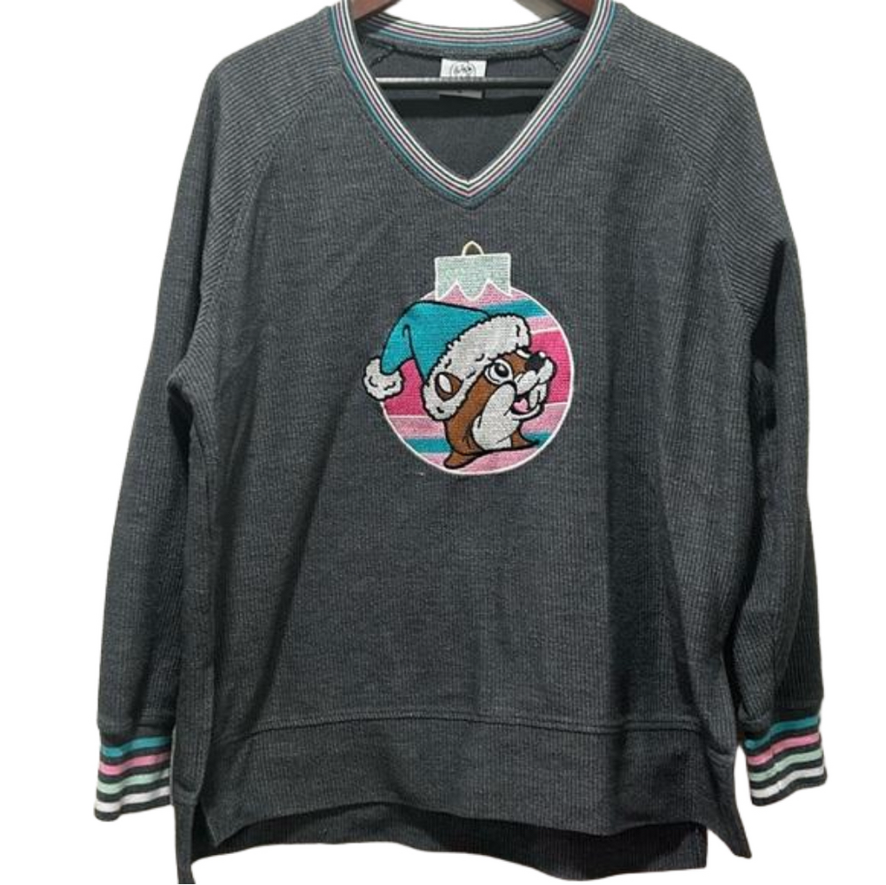 BUC-EE’S gray  Xmas sweater size L GUC..